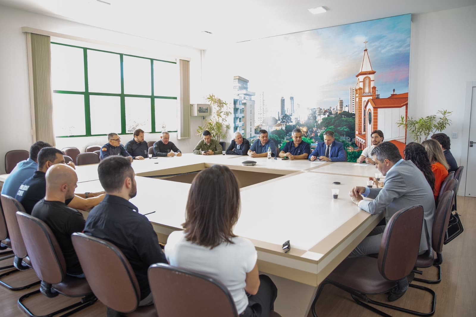 CONSELHO DE SEGURANÇA E PREFEITURA DE CHAPECÓ REALIZAM REUNIÃO COM FORÇAS DE SEGURANÇA, JUDICIÁRIO E ...