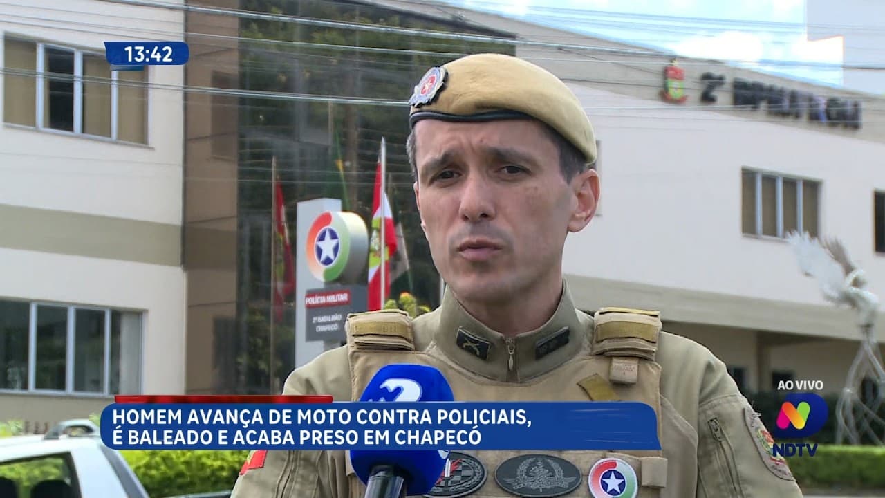 Homem avança de moto contra policiais, é baleado e acaba preso em Chapecó