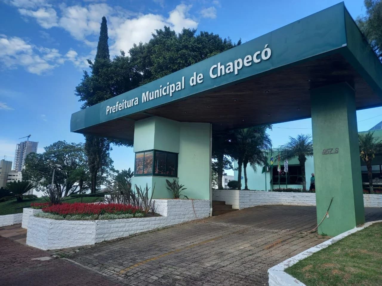 Orçamento de Chapecó cresce R$ 115 milhões em 2027 com foco em educação e saúde