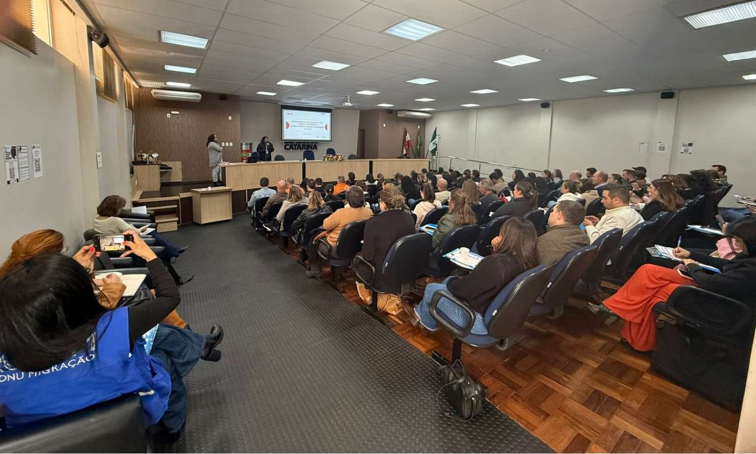 Saúde de SC capacita profissionais para atendimento em abrigos de desastre