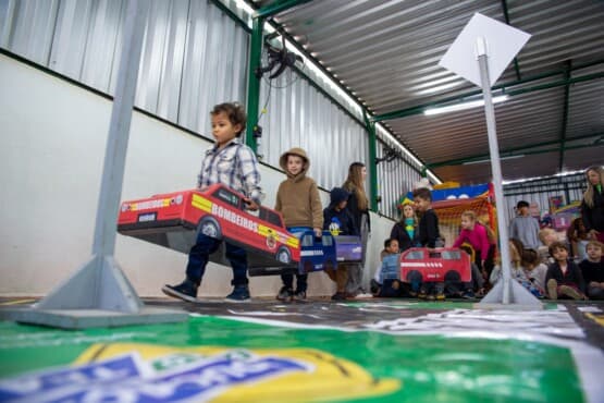 Maio Amarelo leva conscientização sobre trânsito às escolas municipais de Chapecó