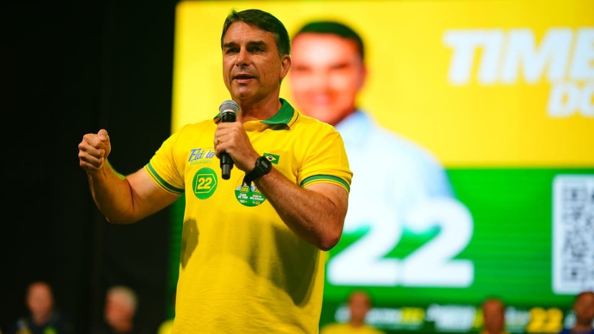 Flávio Bolsonaro (PL), candidato à Presidência, cumpre agenda em Joinville e Chapecó neste sábado